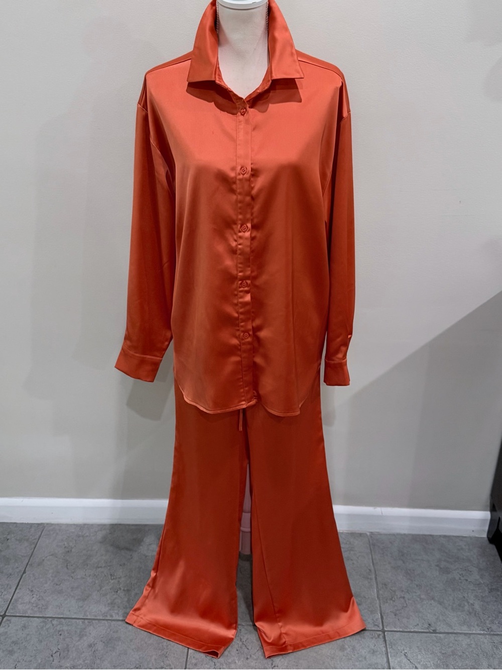 Fashion Nova 2 Piece Pants Set Sz M Satin Button Down Shirt Wide Leg Pant Orange